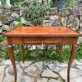 Small desk table called “Cabaret” top in walnut, Louis XV period