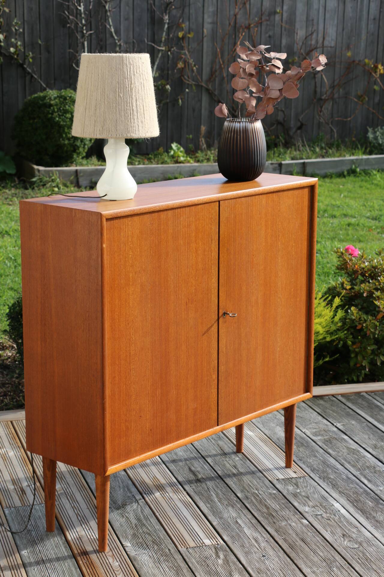 WK Mobel 2-door dresser console cabinet