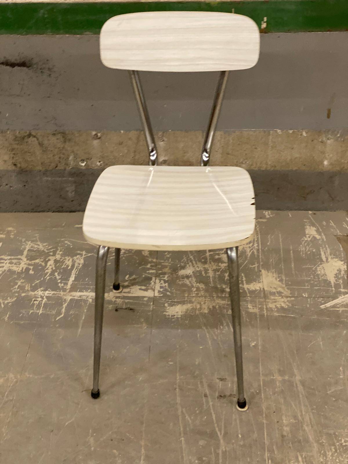 Chaise d'atelier en formica beige et acier