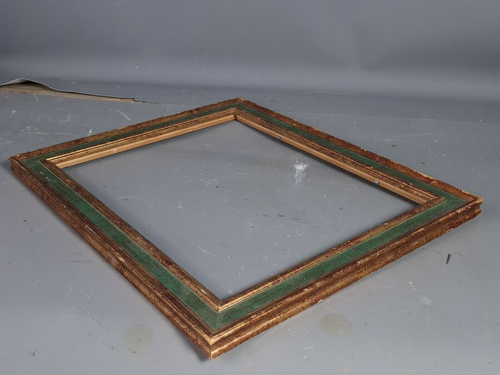 Italian frame patinated gilded wood 36x29,5 foliage 30x24 cm SB