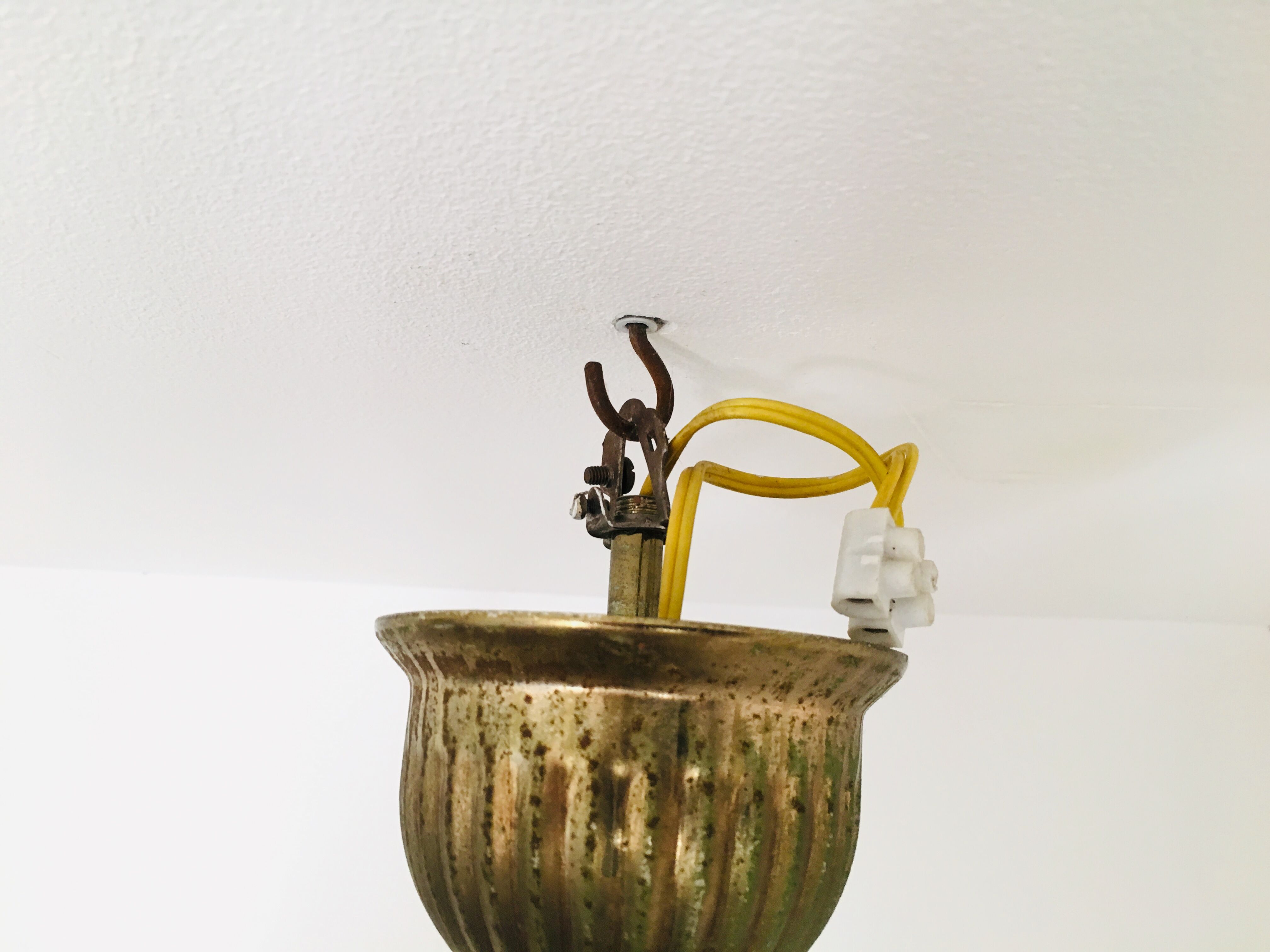 Brass globe suspension