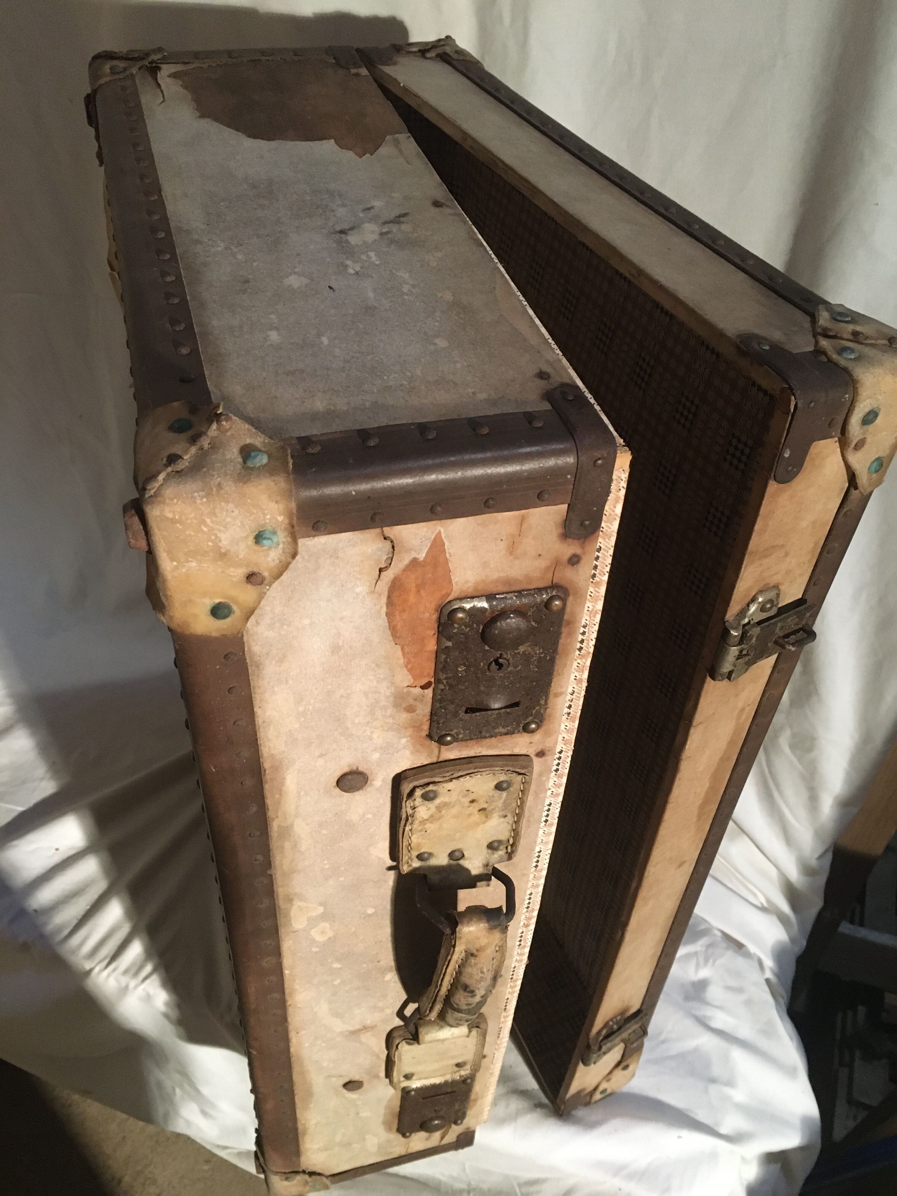 Vintage wood and cardboard case