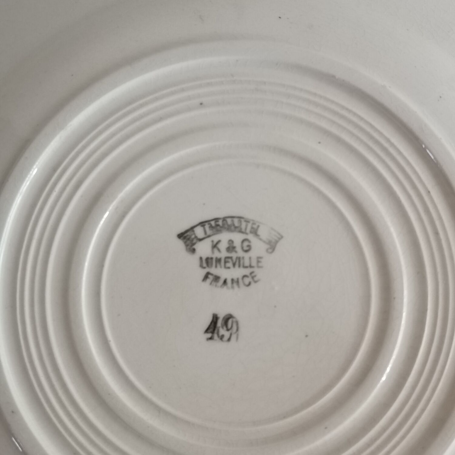 Set of 5 mismatched iron earth plates