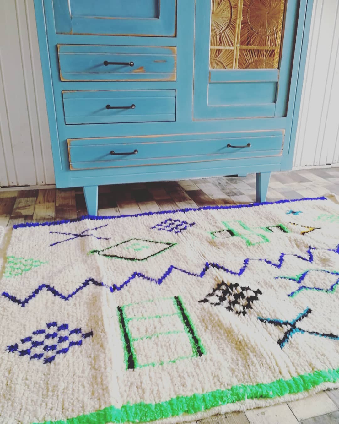 Alysée, Wardrobe/closet, with compass feet, oil blue