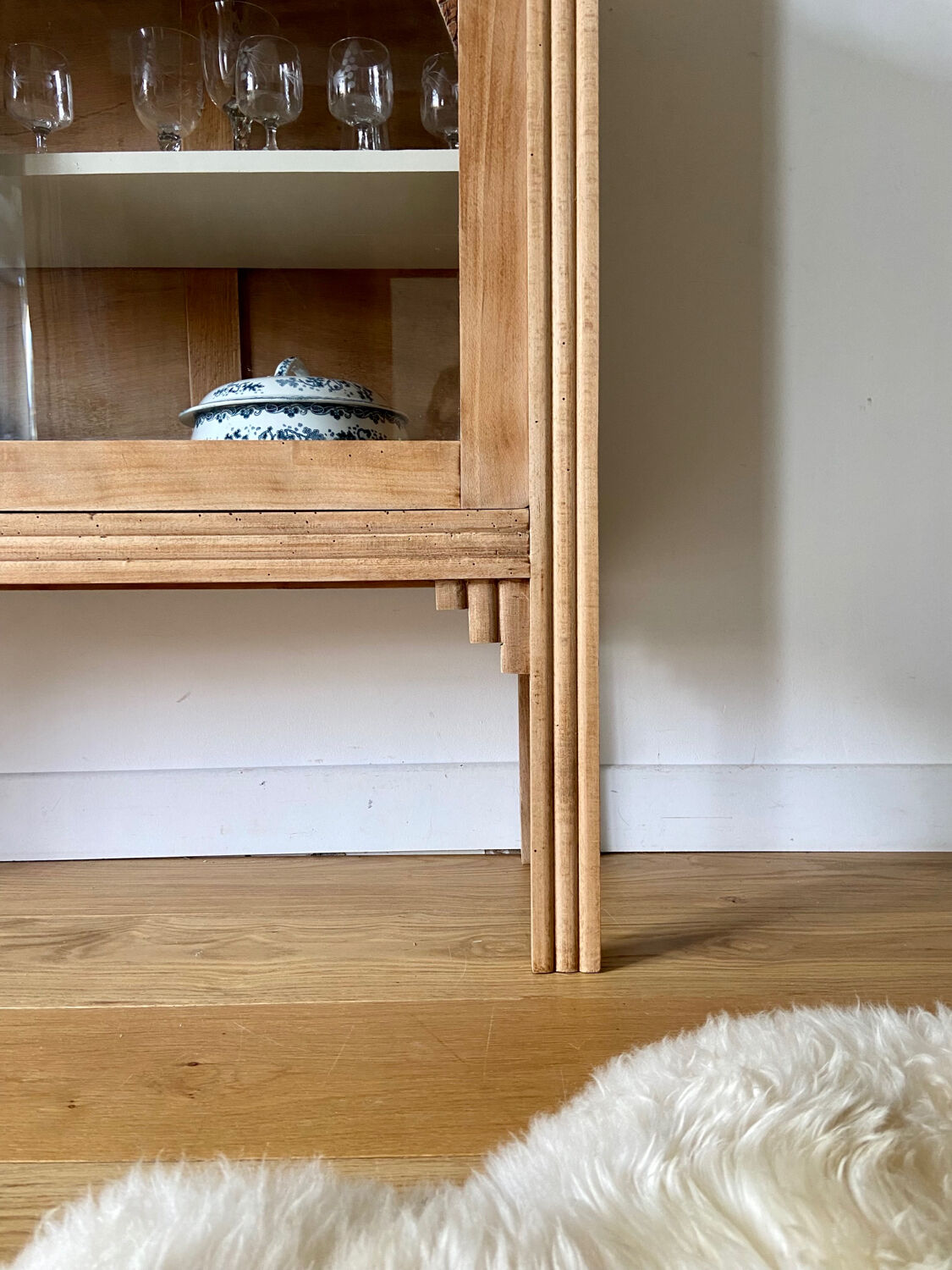 Dresser / Art Deco showcase