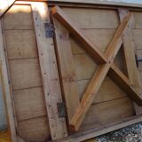 Table deux pieds pliants