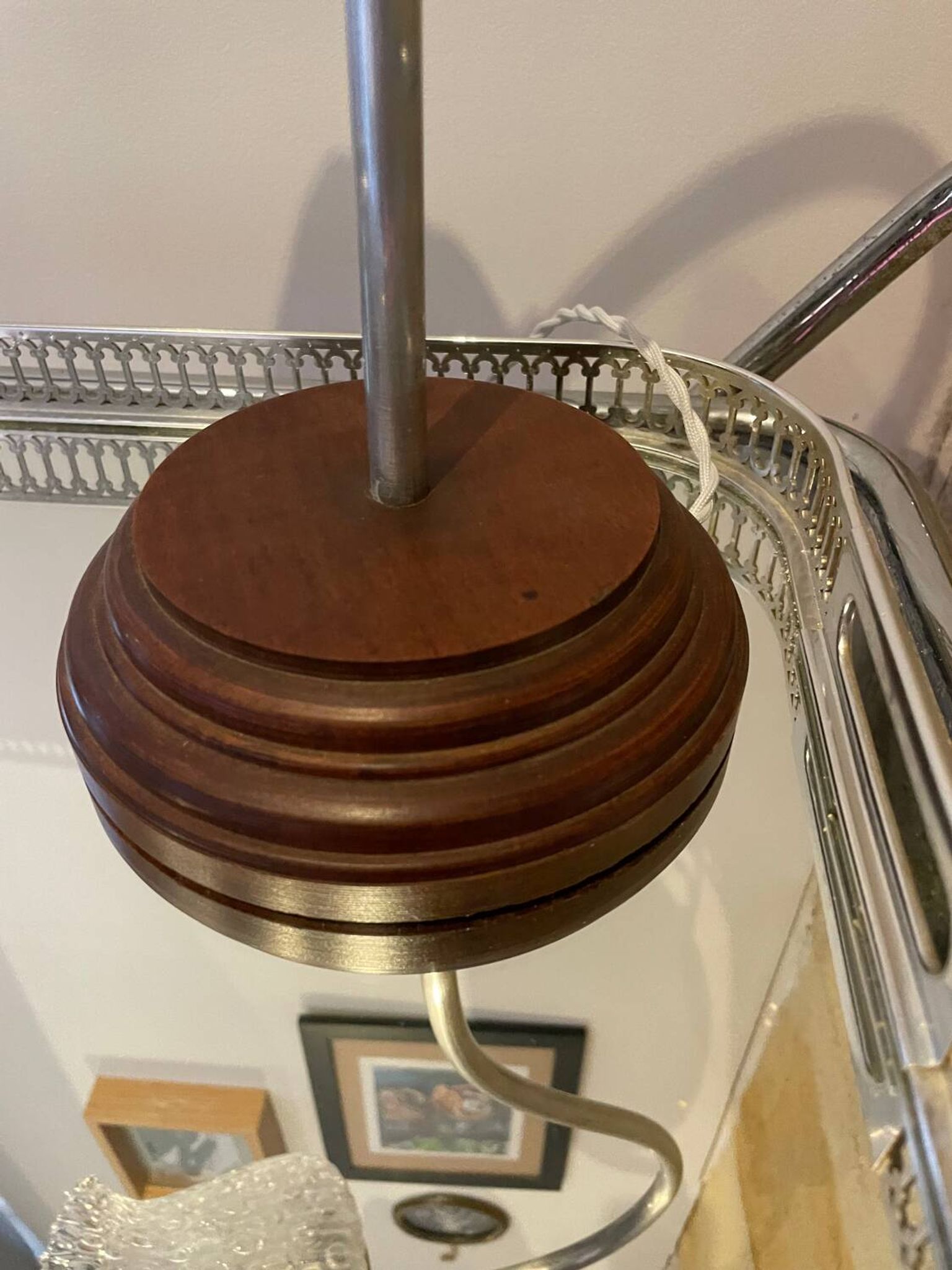 Metal and wood gooseneck table lamp