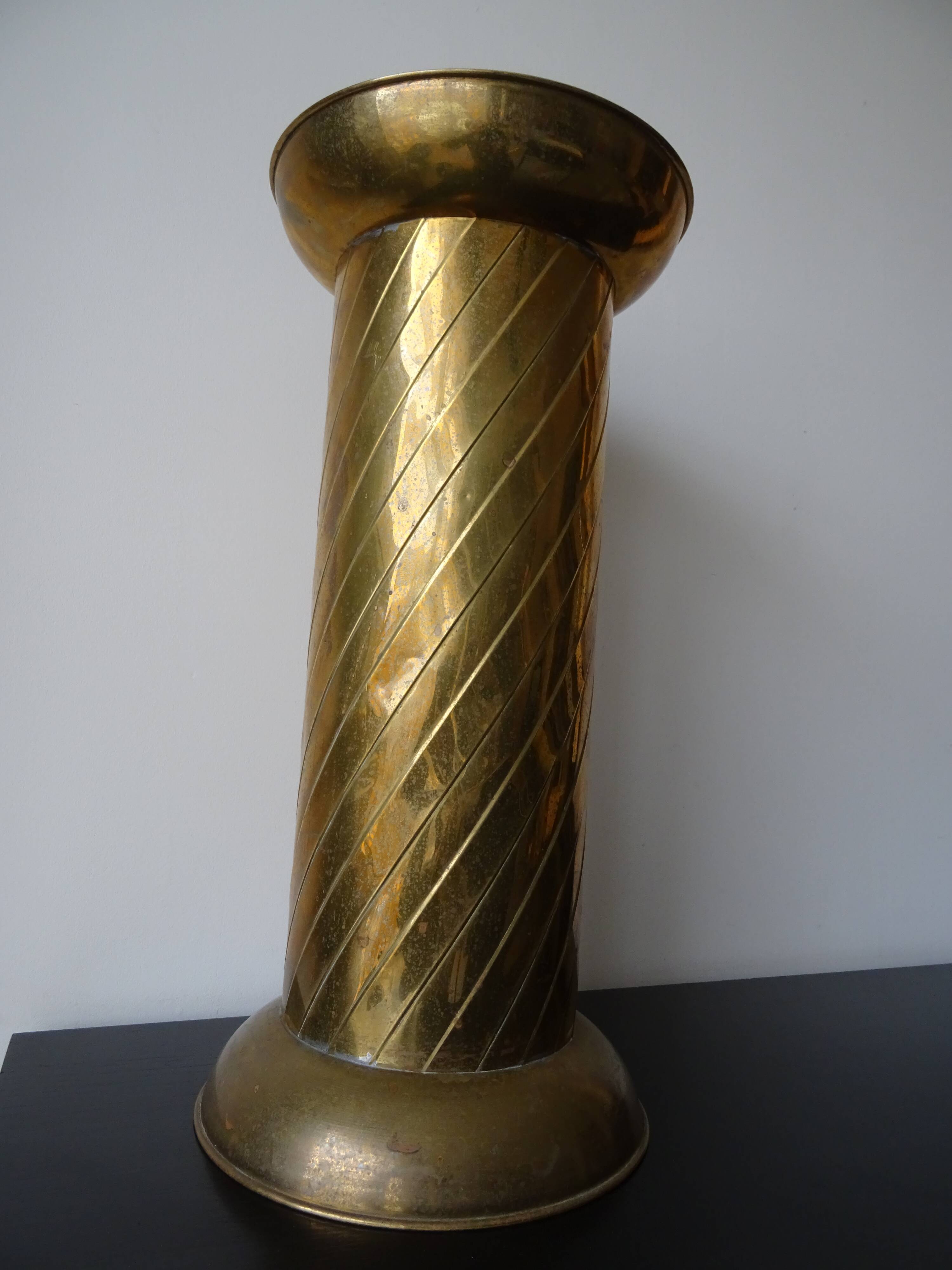 Pedestal column in vintage gilded metal