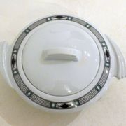 Delphie sugar bowl by Guy Degrenne in porcelain