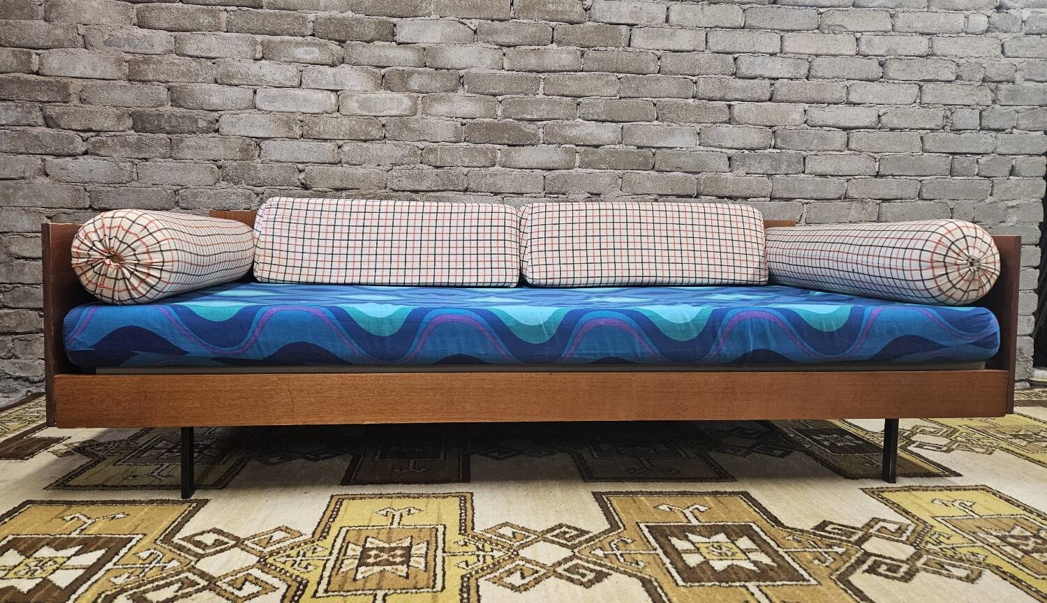 Vintage 1970s daybed