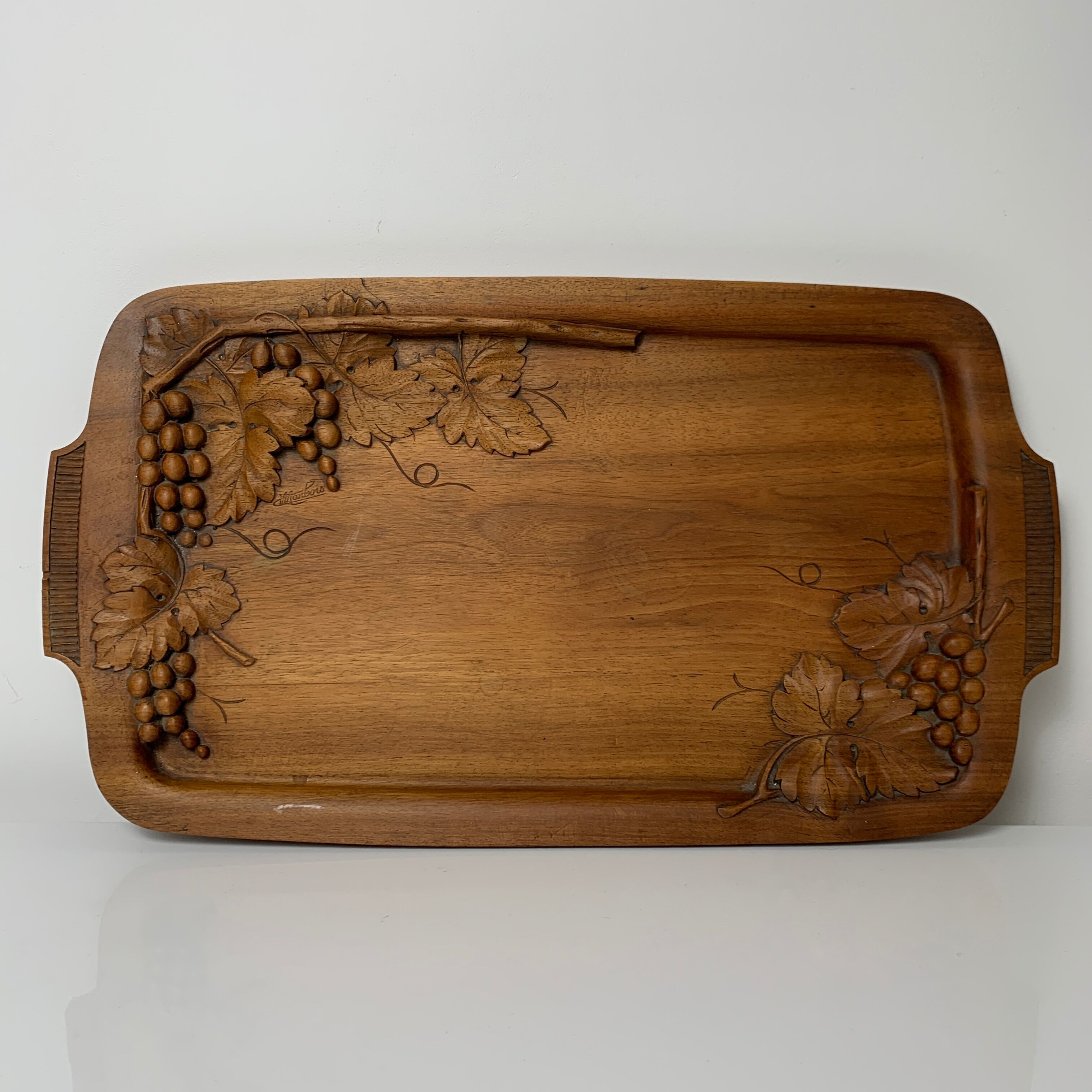 Scuplté wooden top in Art Nouveau Style Marbois