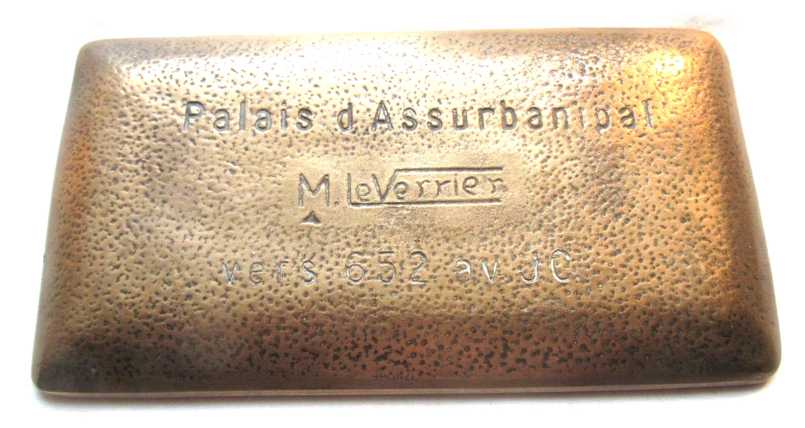 Gilded bronze pocket tray, signed Max Le Verrier: The attack of the chariot by the lions