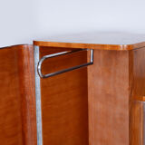 Buffet Bauhaus en noyer restauré par Robert Slezak, acier chromé, Tchéquie, années 1930