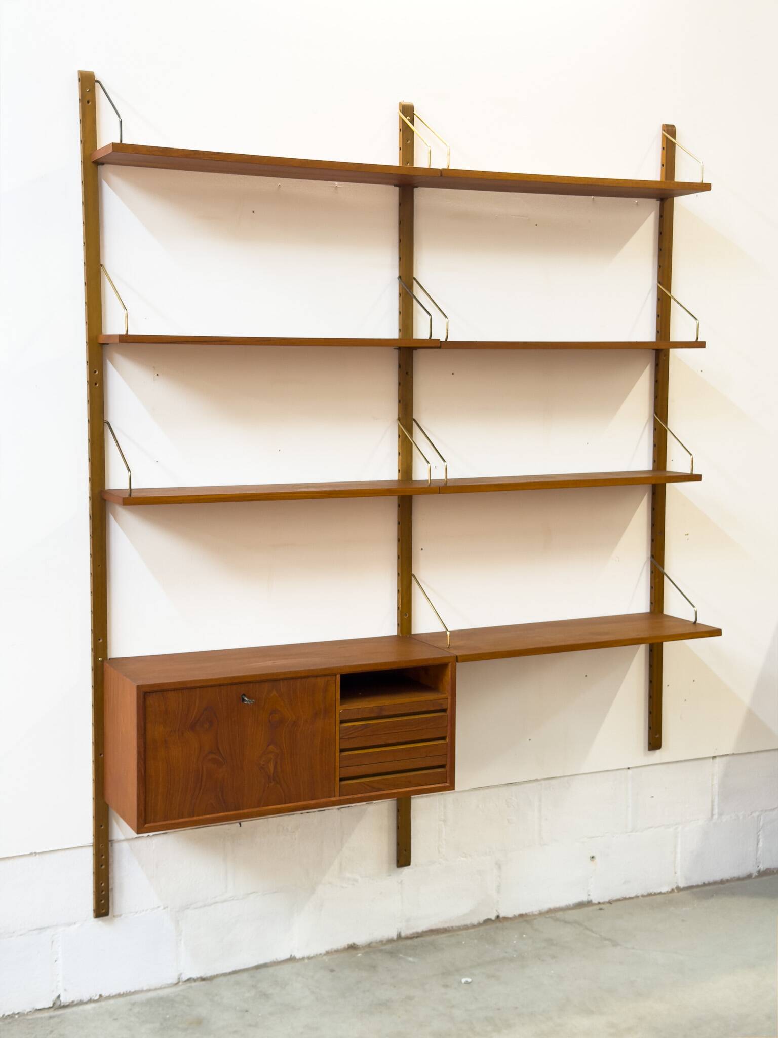 Poul Cadovius wall unit