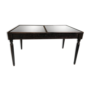 Table basse en bois découpé