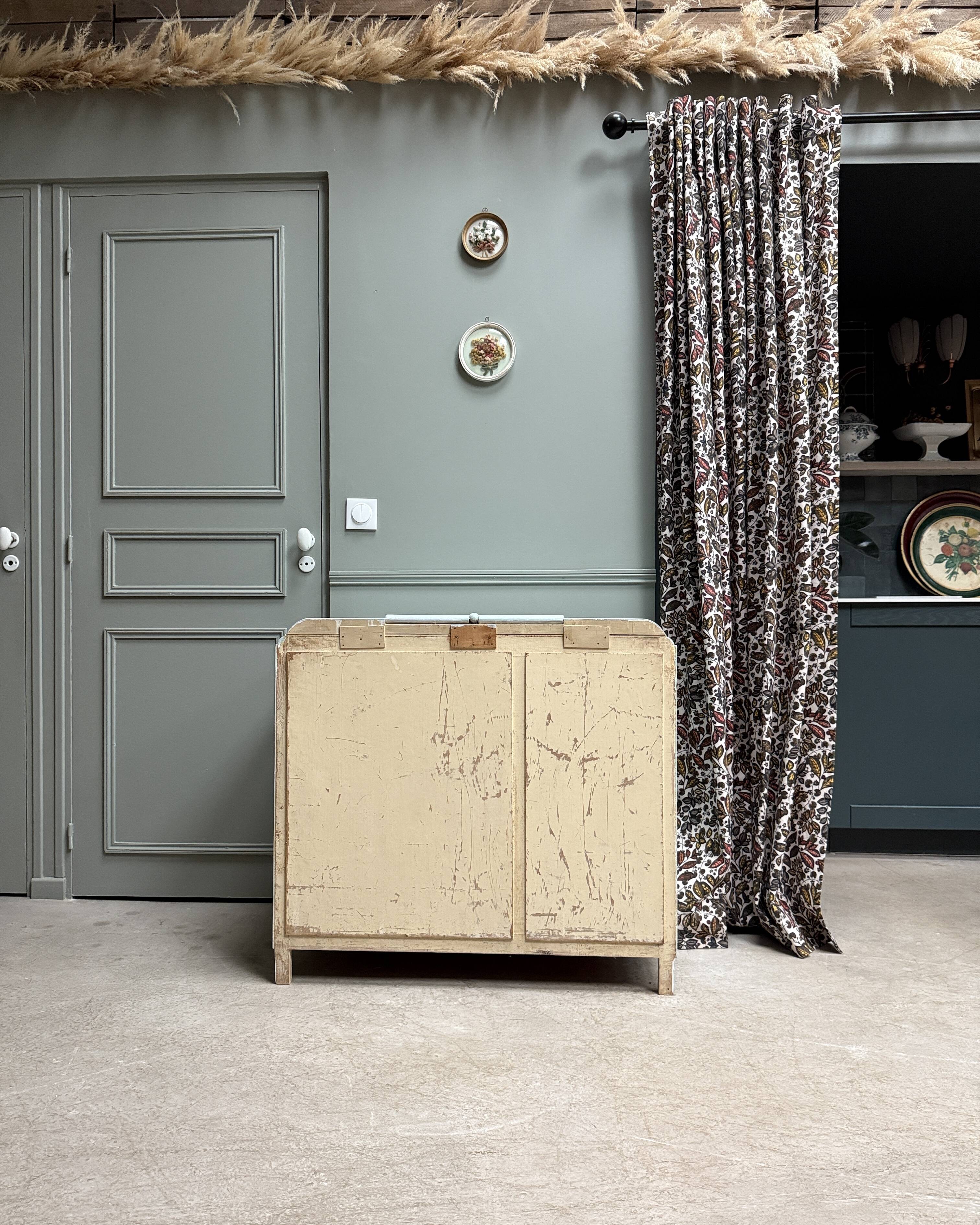 Art Deco chest of drawers