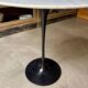 Table d'appoint, basse Eero Saarinen en marbre gris et pied tulipe noir ⌀ 51 cm