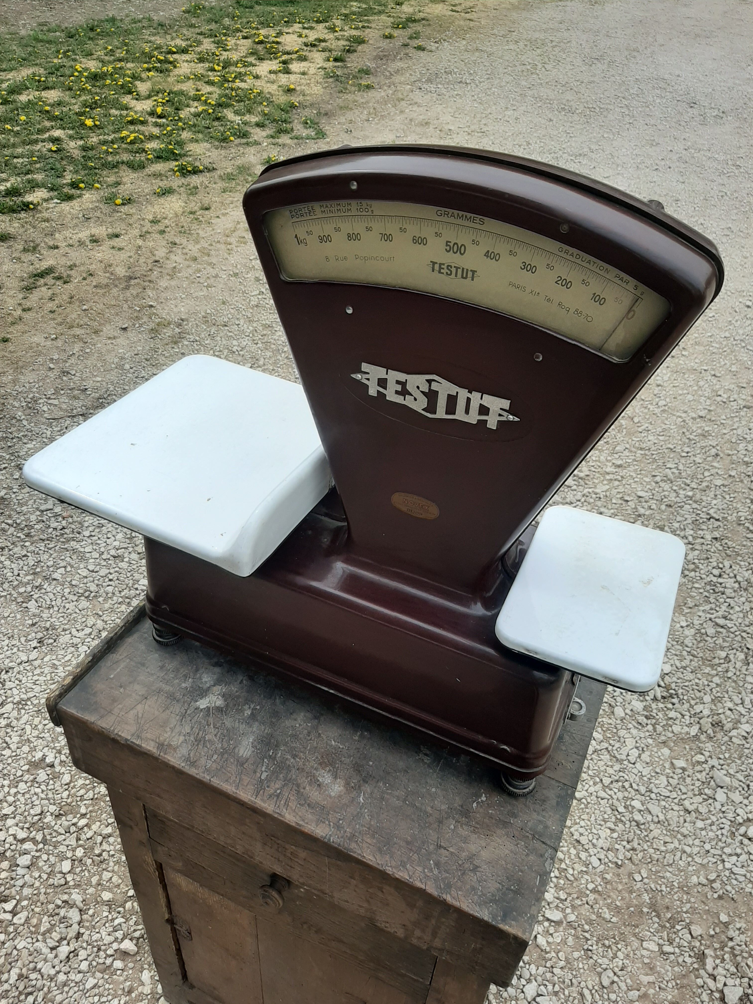 Testut old grocery store balance