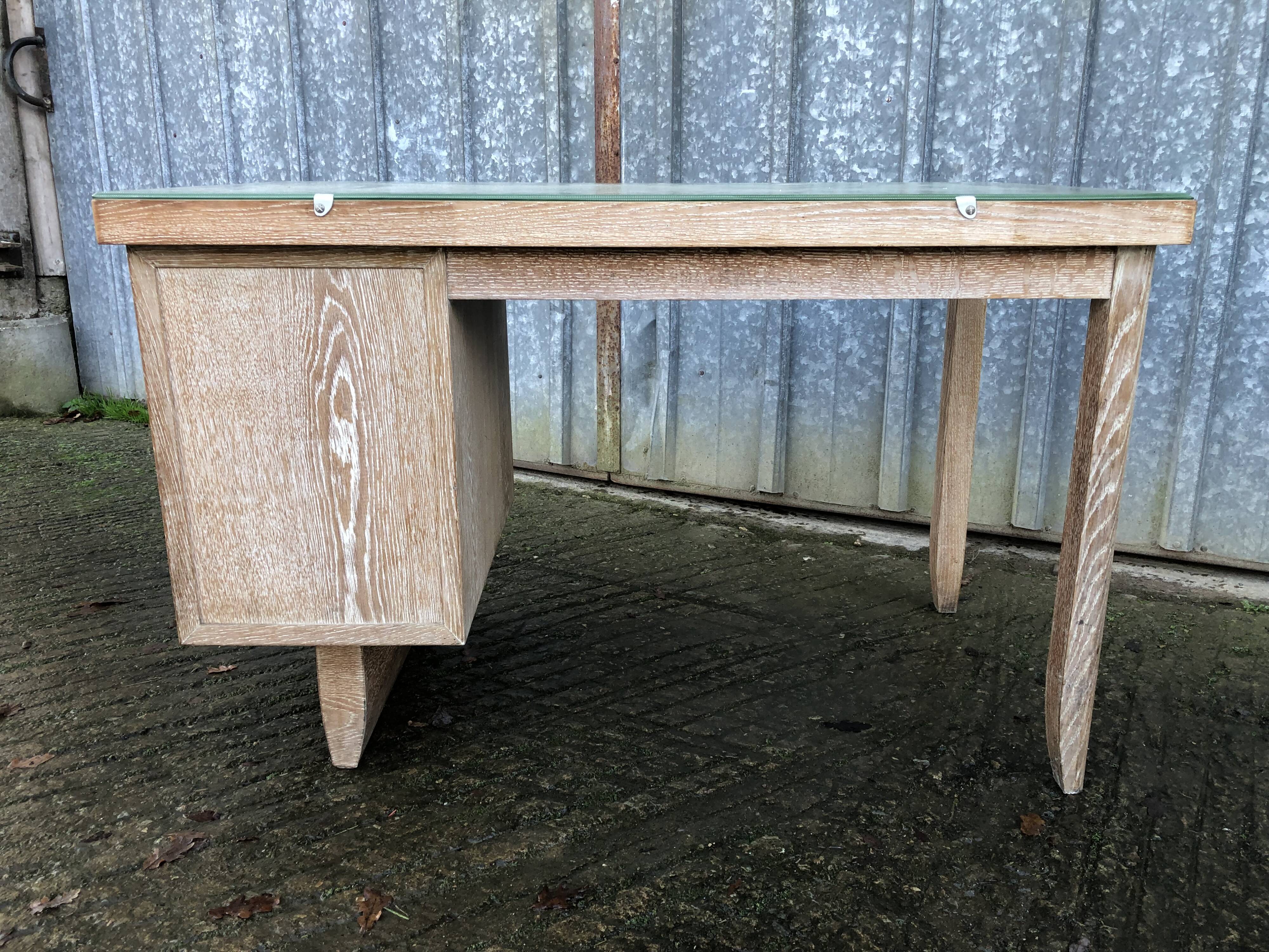 Bureau vintage en chêne lasuré à 3 tiroirs a caisson