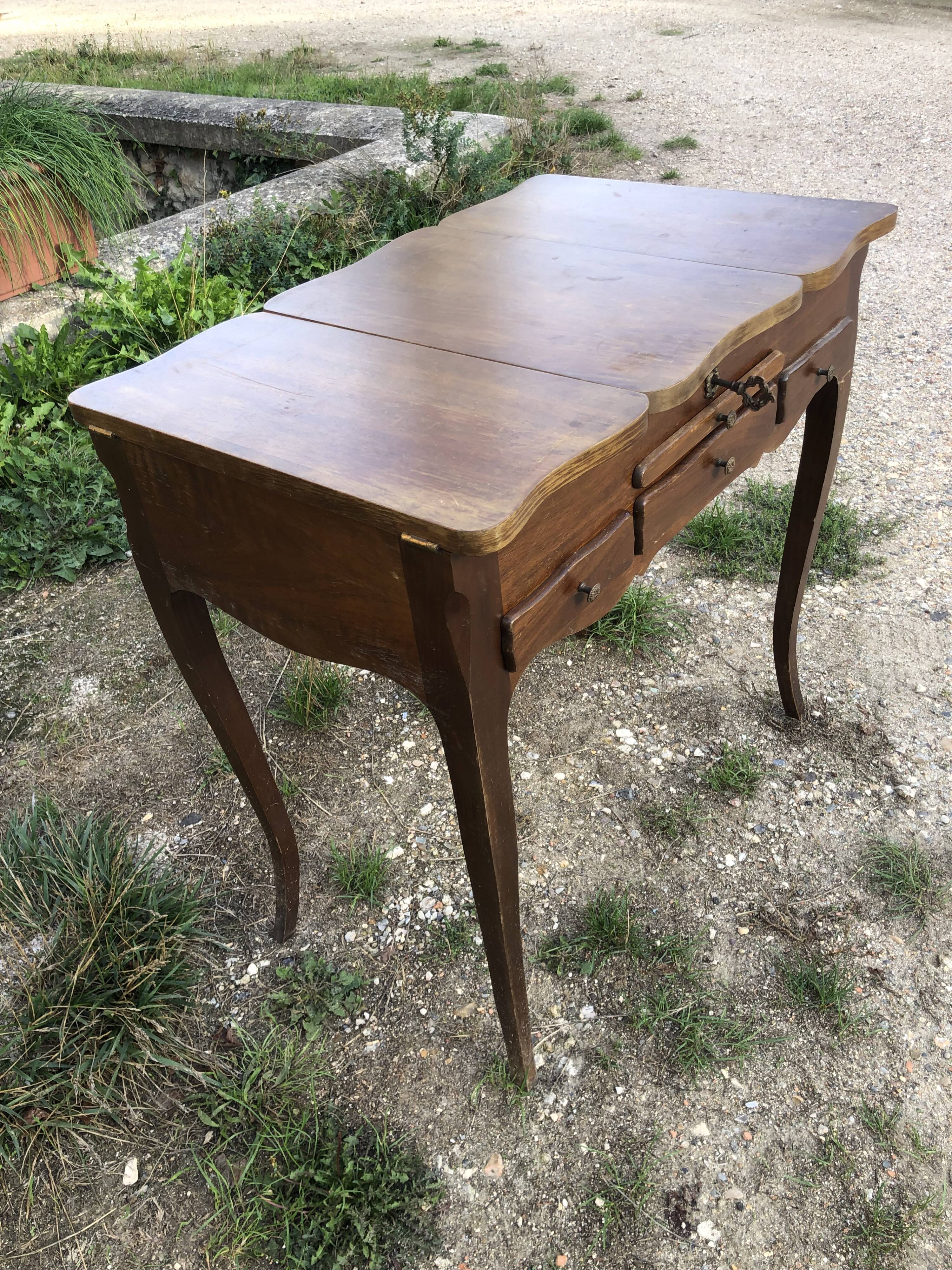 Old dressing table