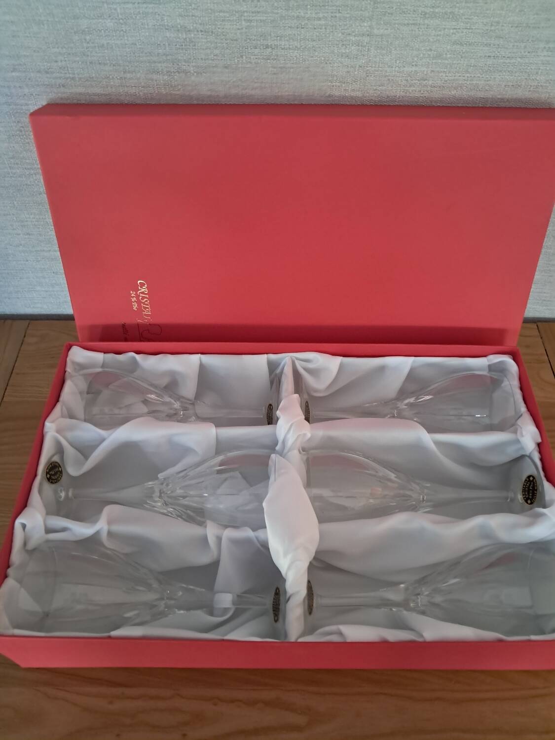 6 crystal glasses from Lorraine in the original box.