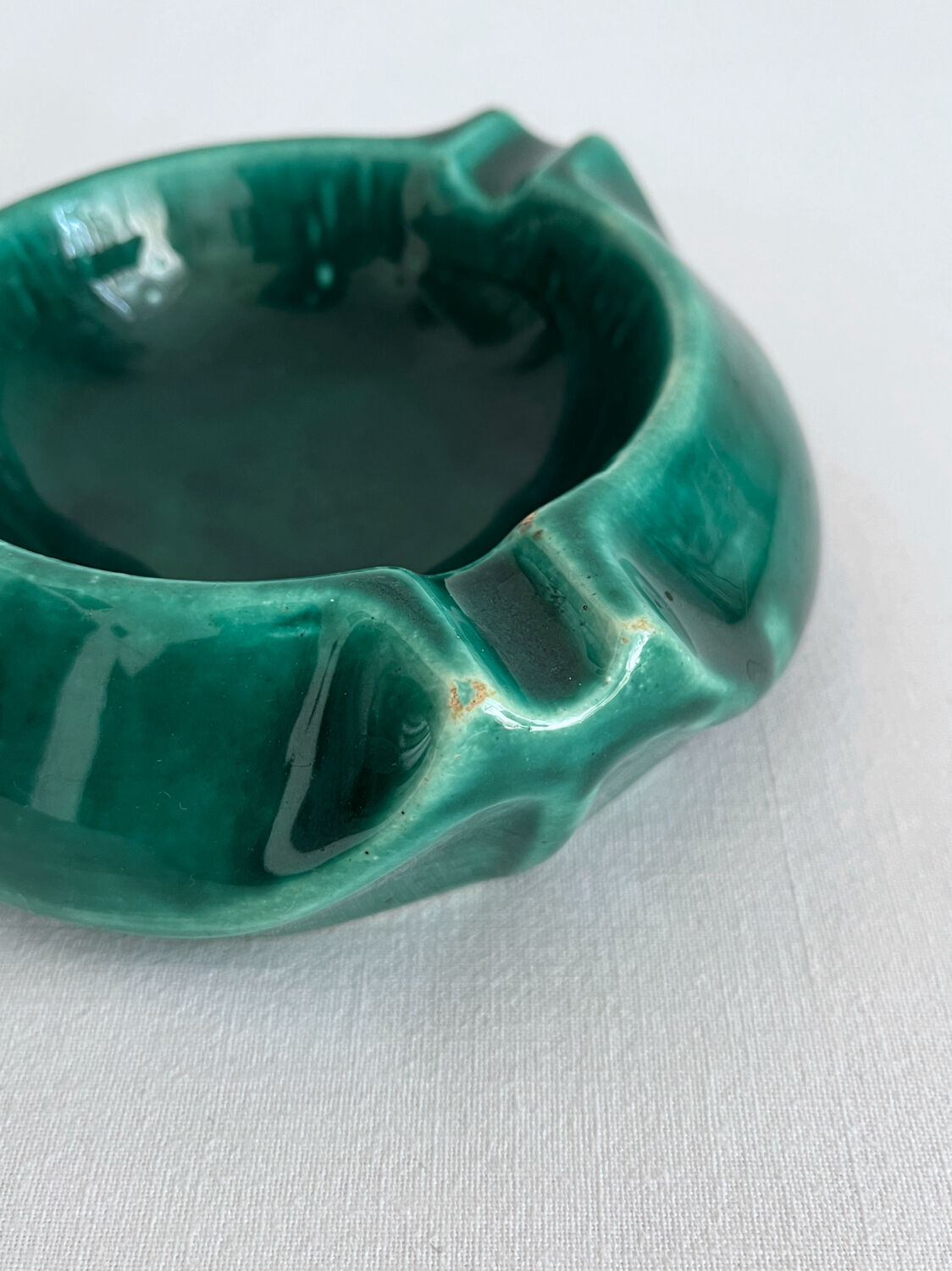 Cendrier en céramique vert vintage