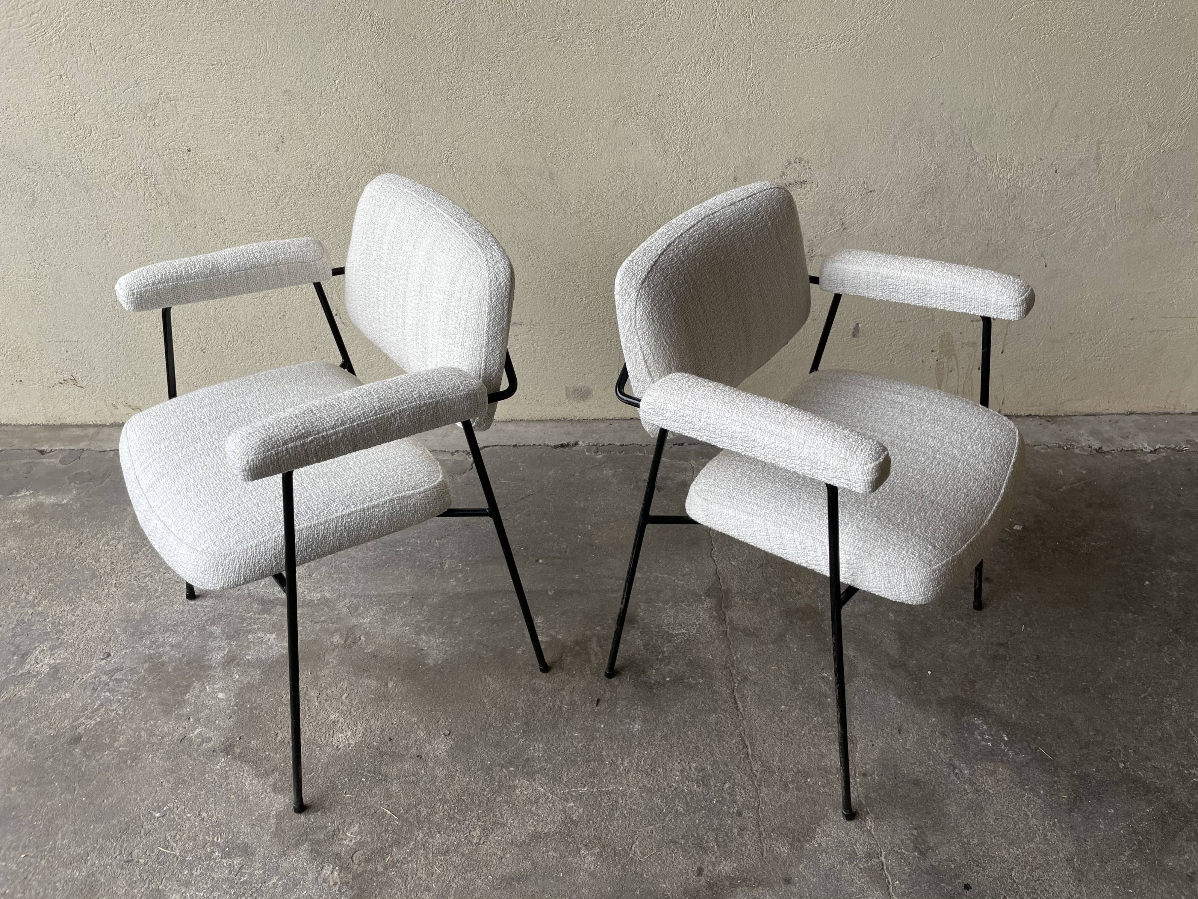 Pair of chairs CM197 by Pierre Paulin, in curly wool