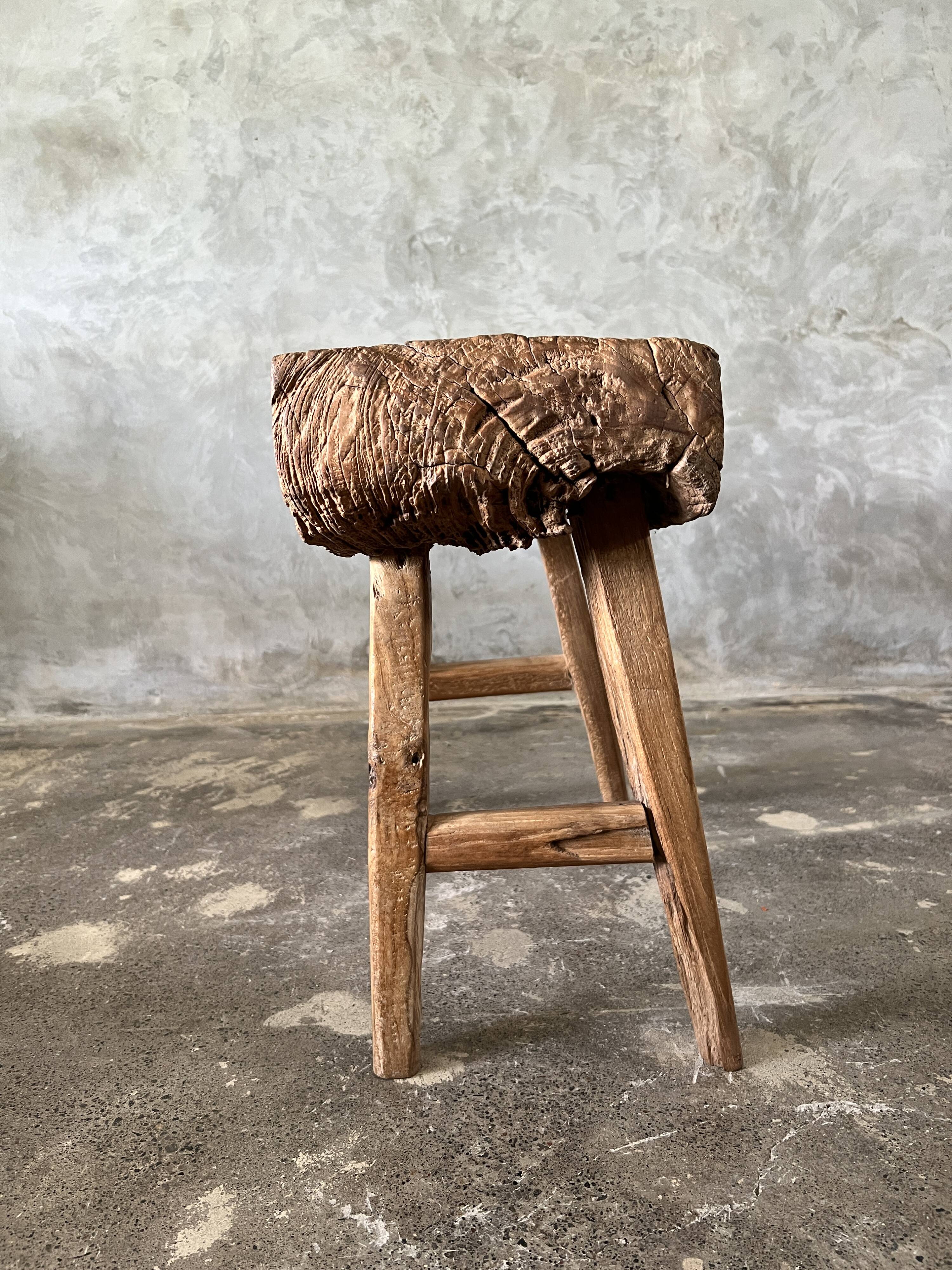 Small organic bench in blond Asian teak quadripod - Tujuh