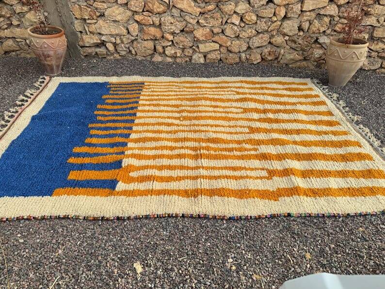 Handwoven natural wool rug, size 1.5/2.5 m.