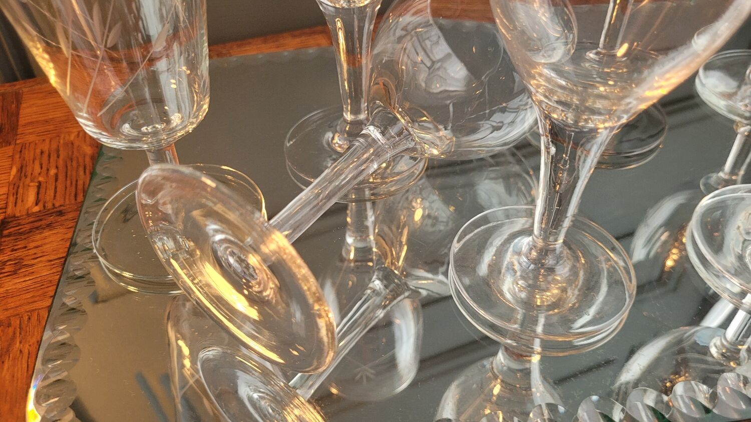 Chiseled glasses 60's