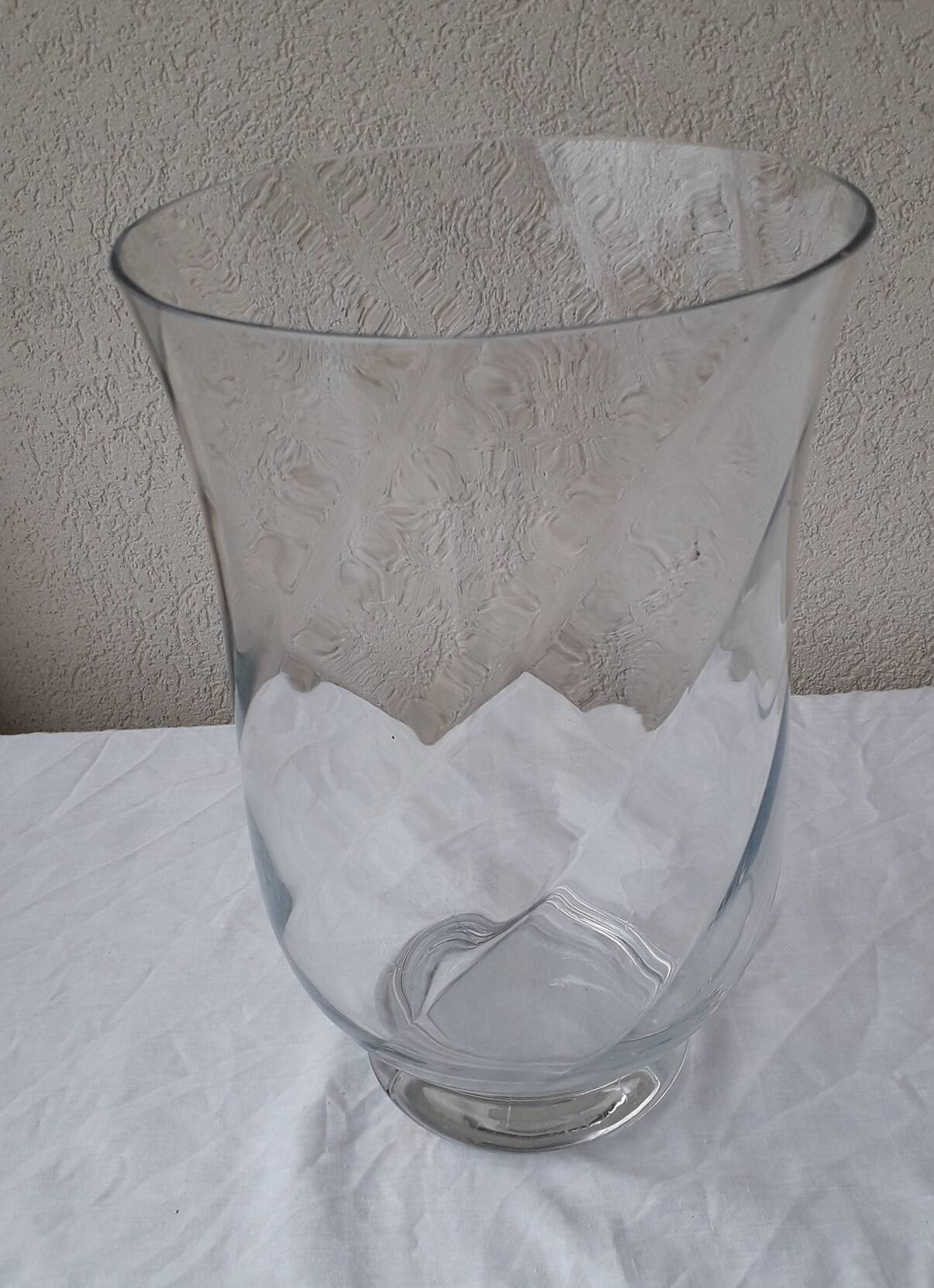 Glass vase