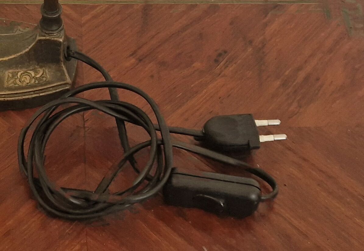 Art Nouveau style lamp