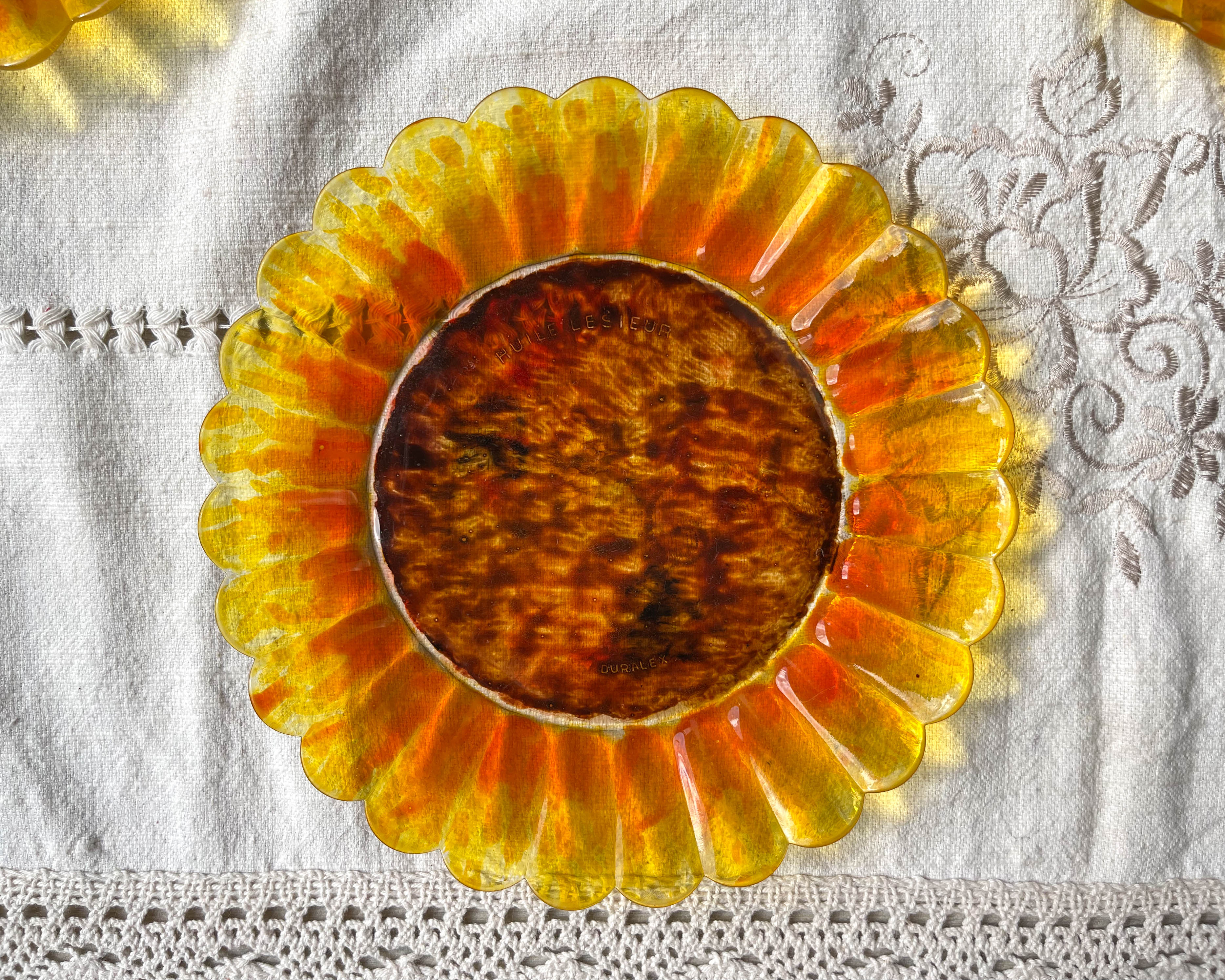 9 small plates sunflower oil lesieur Duralex