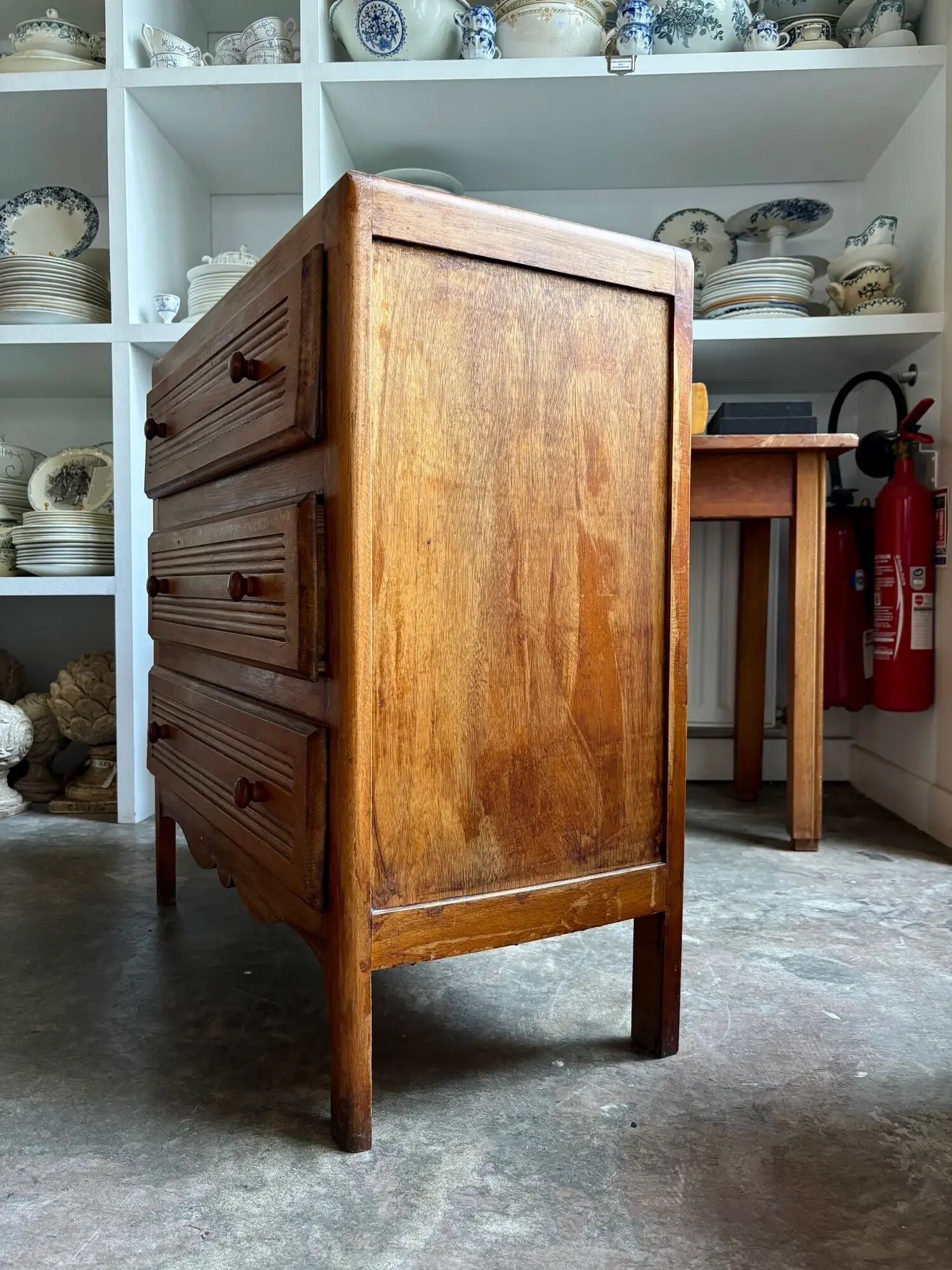 Dark wood 3-drawer chest of drawers