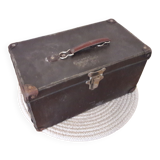 Valise en carton bouillie