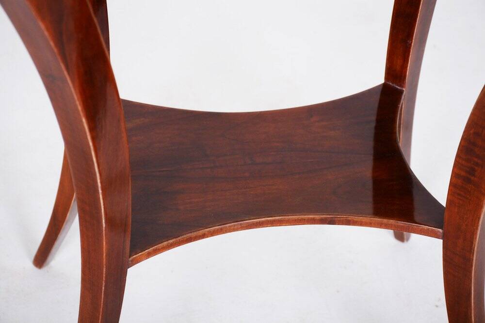 Small Biedermeier Table in Walnut, 1830s
