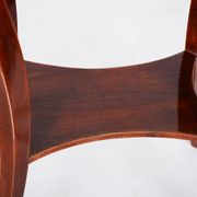 Petite table Biedermeier en noyer, années 1830