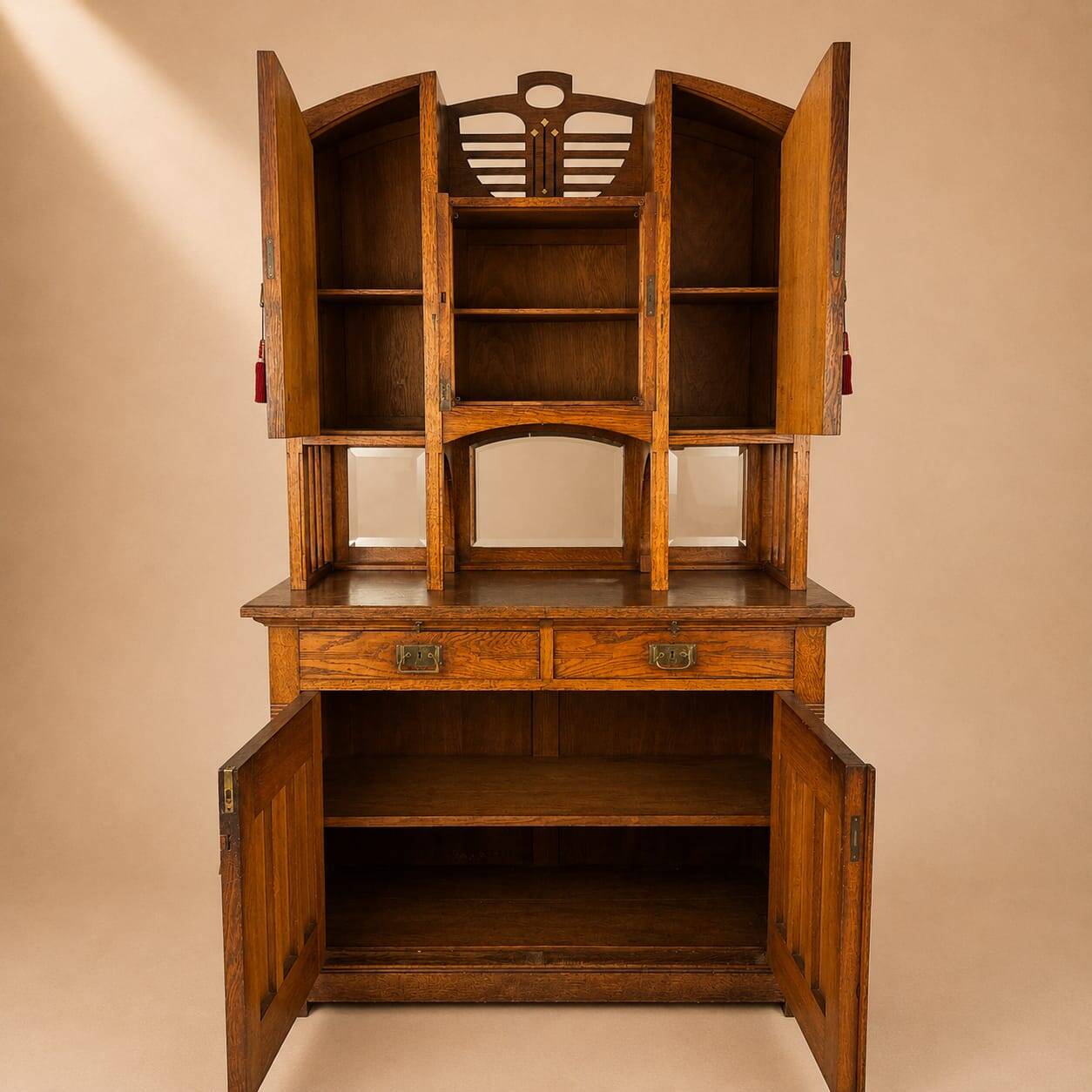 Cabinet en chêne Art Nouveau, années 1930