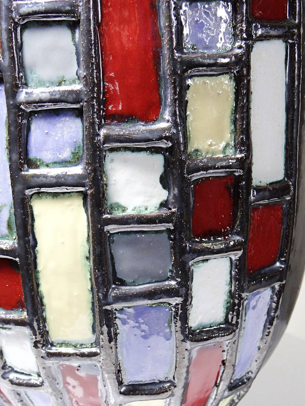Large modernist ceramic art vase in vintage black glazed from 1950-1970.