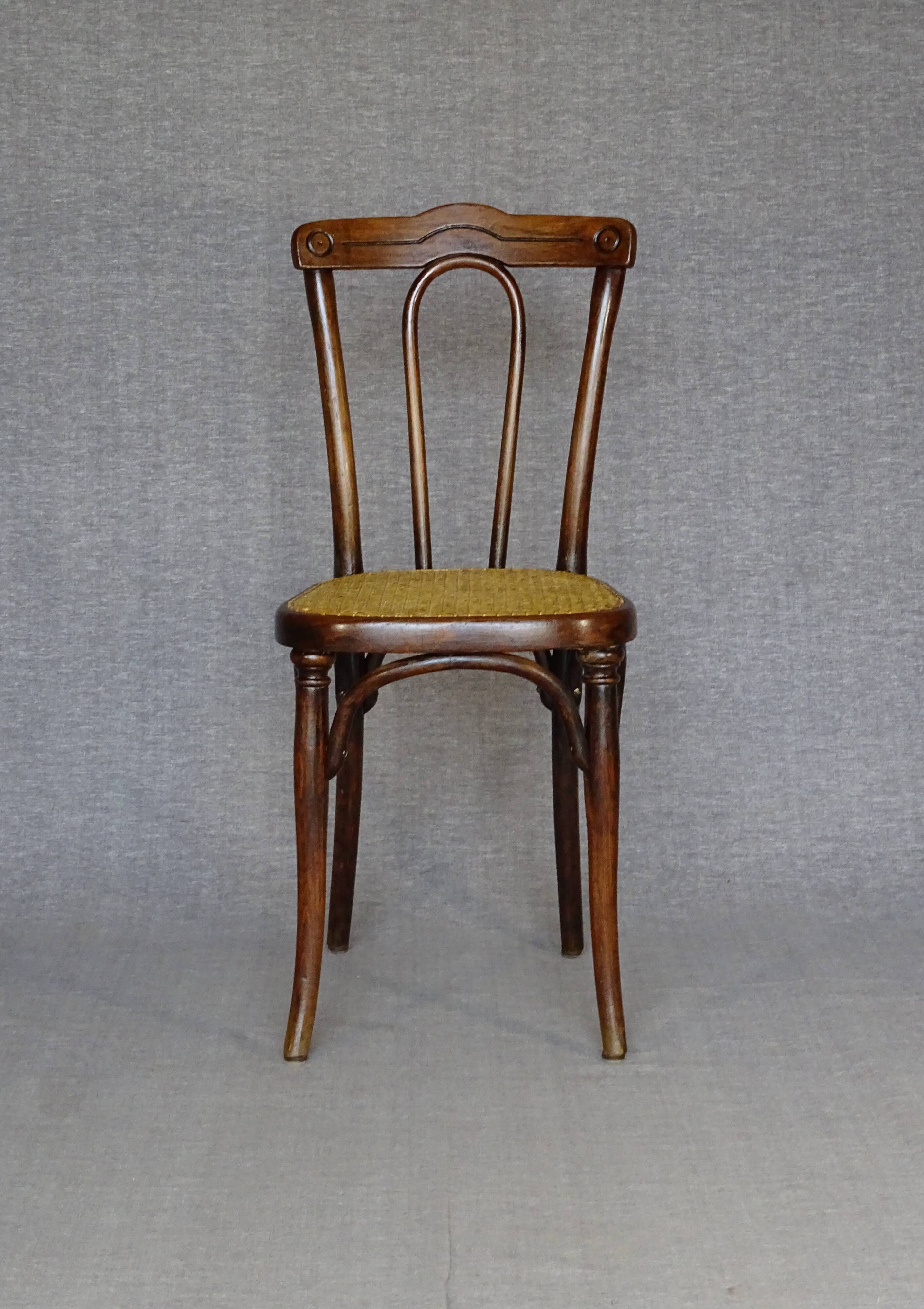 Thonet Chair No. 130 -1/2 from 1904, perfect caning