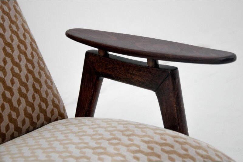 A pair of beige vintage armchairs, Jaroslav Šmídek for Jitona, Czechoslovakia, 1960s