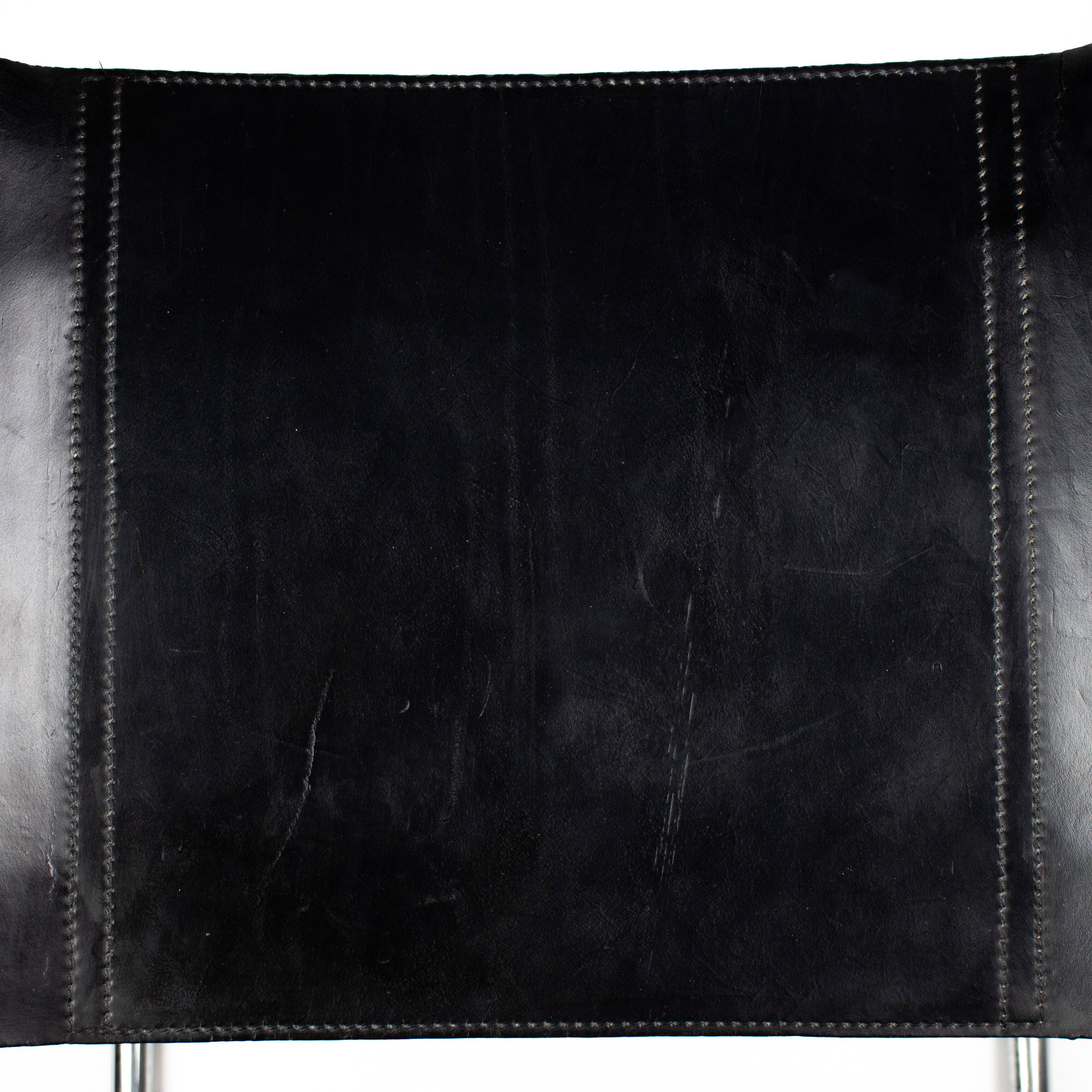 Pair of Matteo Grassi MG5 chairs in black leather and chrome