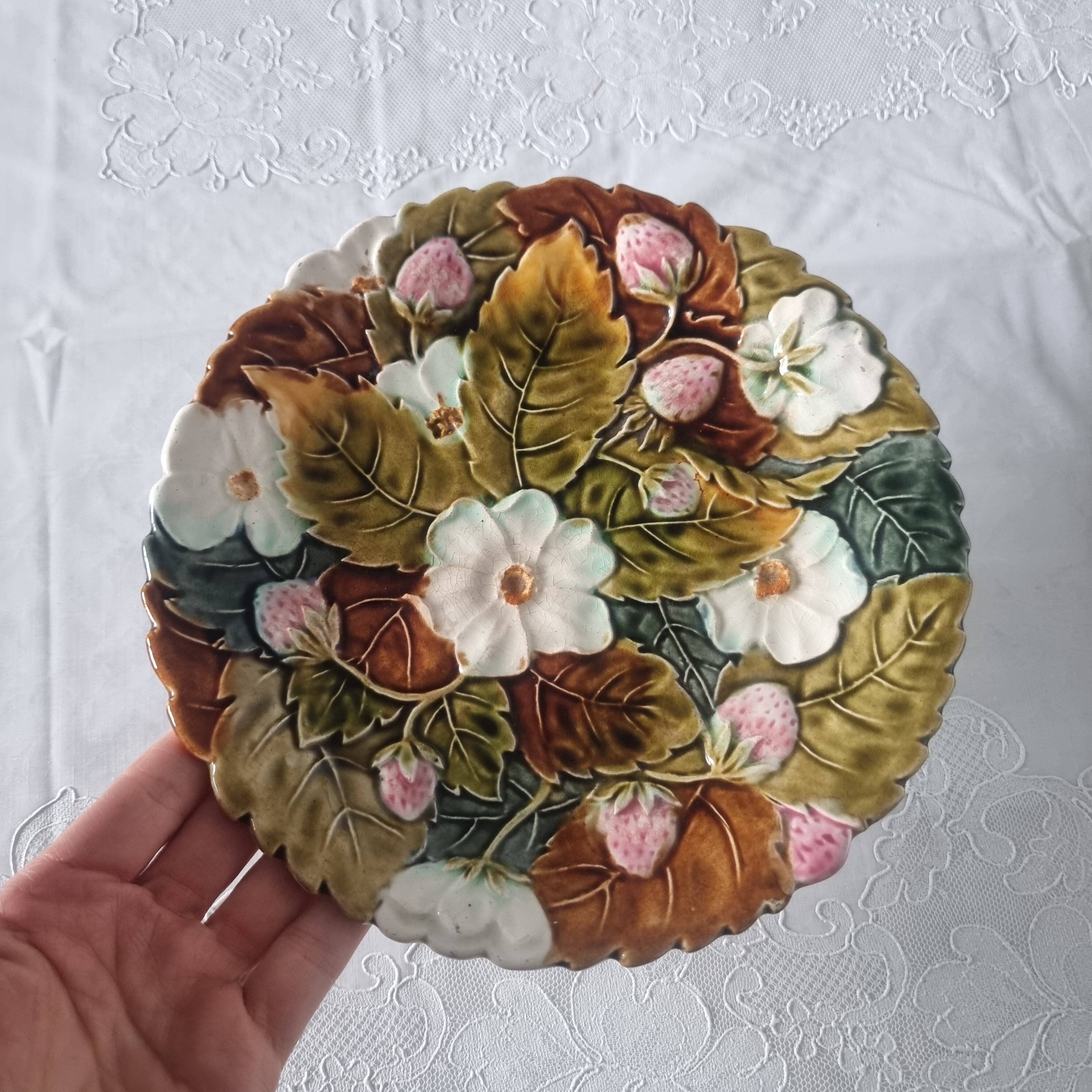 Set of 6 french onnaing barbonite ceramic plates and cake plate