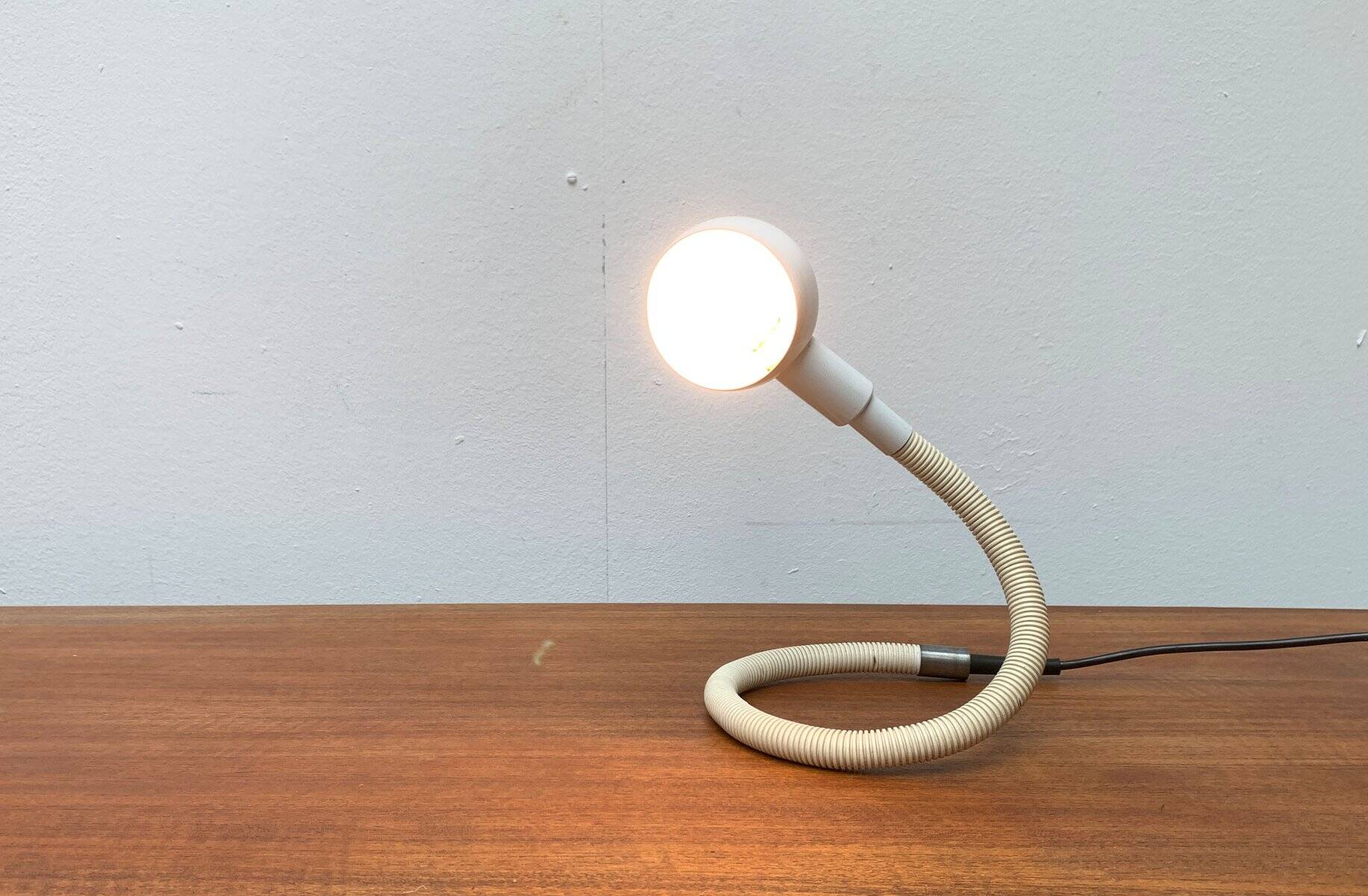 Vintage Italian Space Age Table Lamp Hebi by Isao Hosoe for Valenti Luce