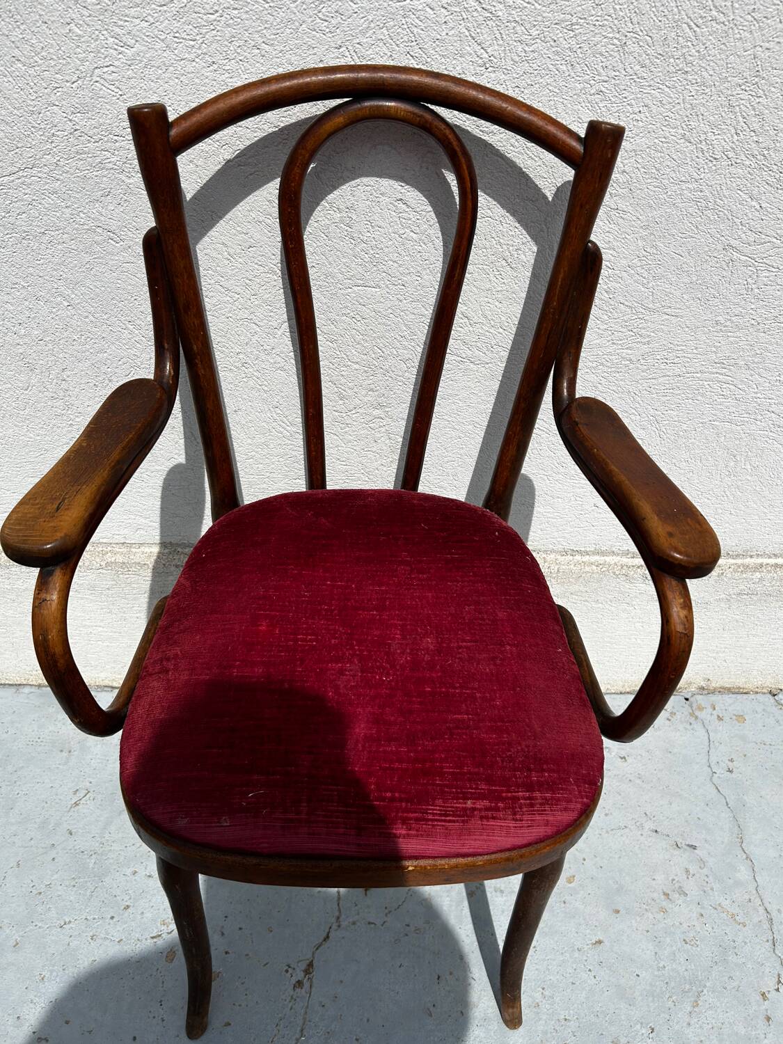 Fauteuil Thonet Wien bistrot en bois cintré, assise velours – circa 19