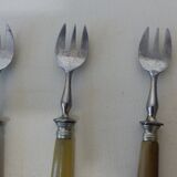 4 fourchettes à dessert
