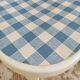 Chaise bistrot vintage Baumann blanche et vichy bleu