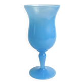Coupe décorative en opaline bleue