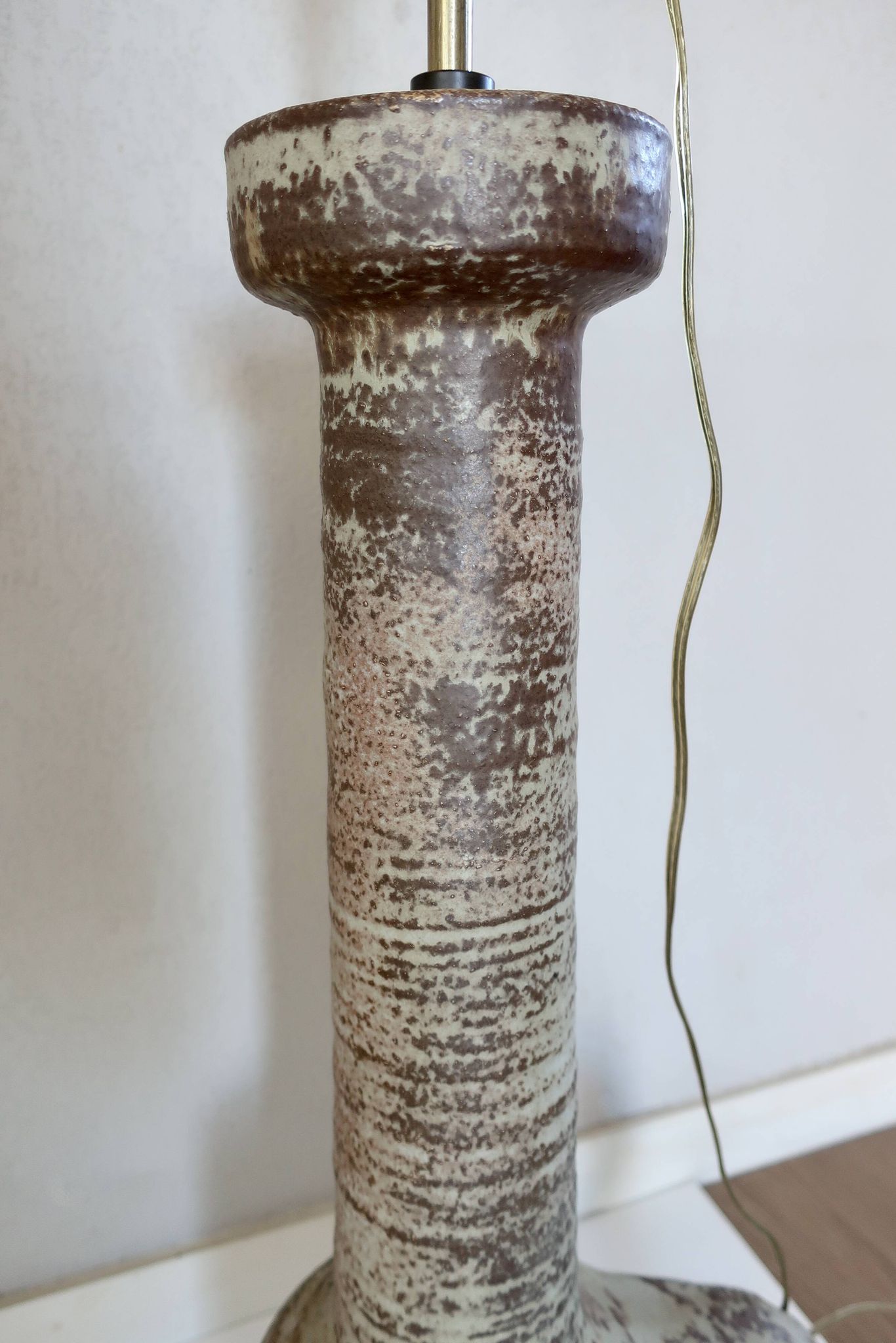 Jaan Mobach, Utrecht, Netherlands, large ceramic floor lamp from the 1960s.