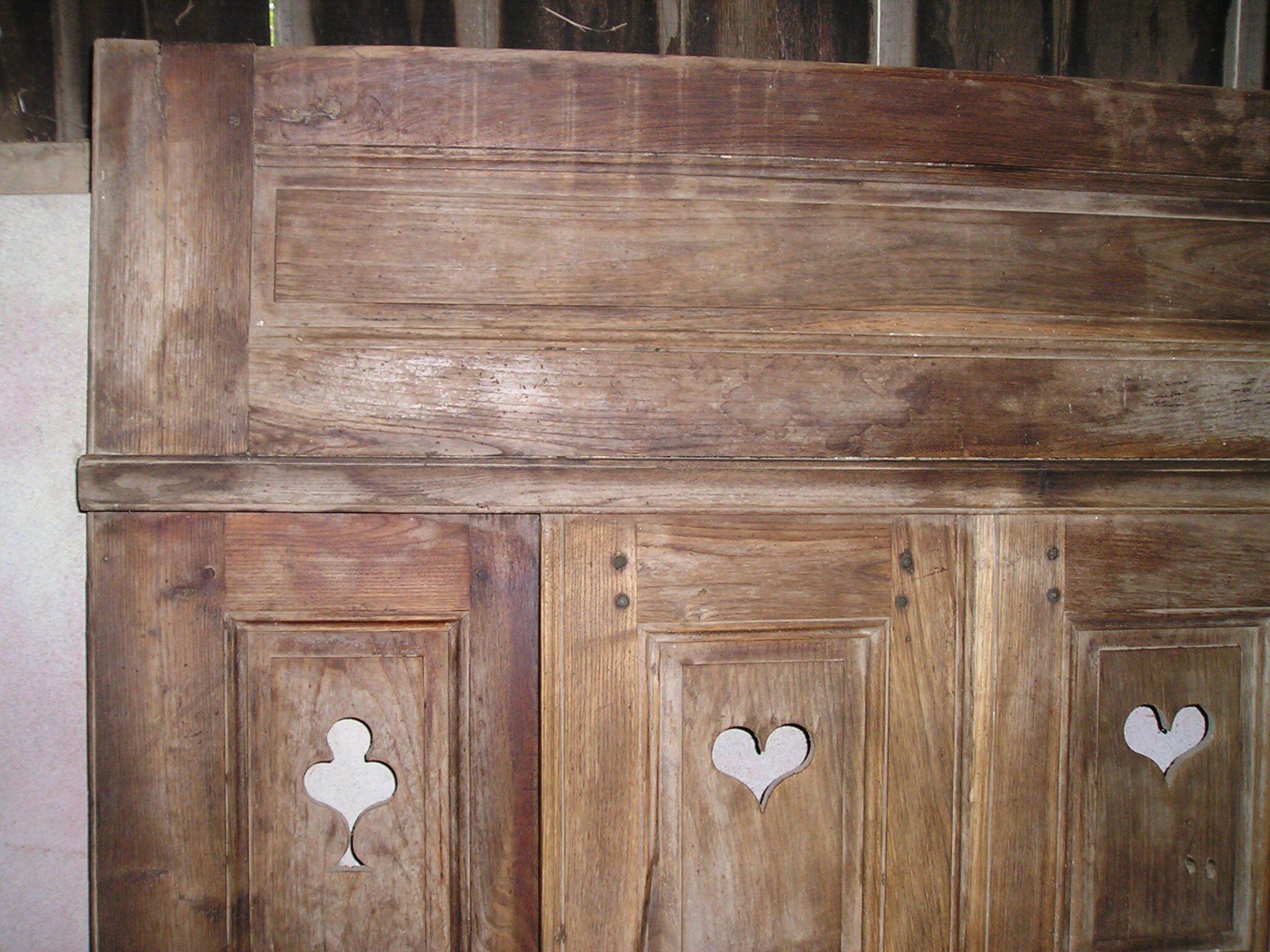 19th century enclosed bed façade